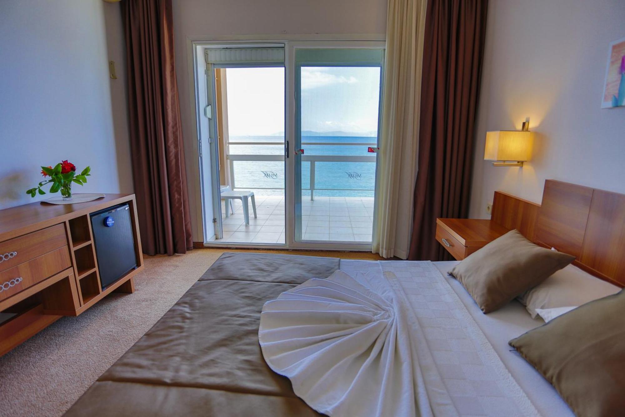 Superior Triple Room Sea View,1216550149:JPEG