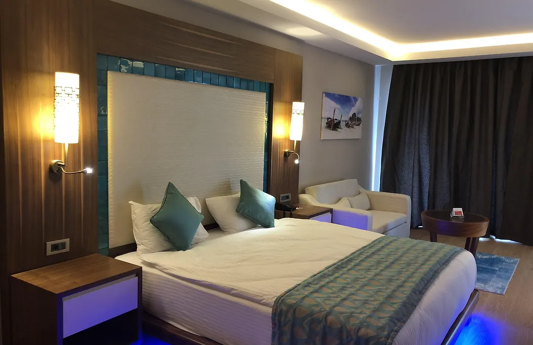 Ramada Hotel & Suites By Wyndham Kusadasi-1
