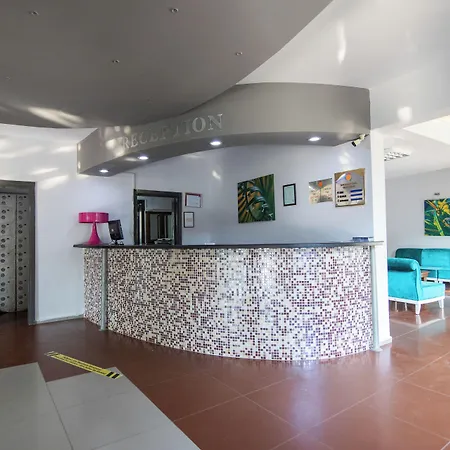 Pigale Family Club-2