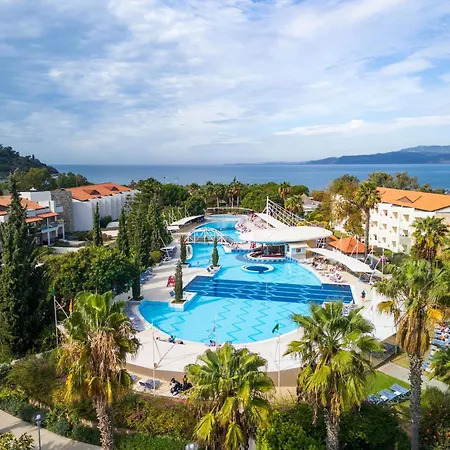 Aqua Fantasy Aquapark Hotel & Spa-2