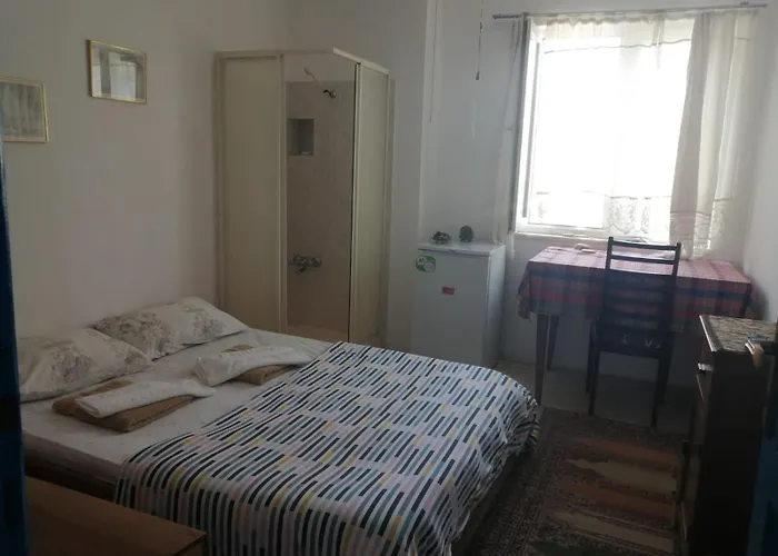 Ecer Pansiyon Kuşadası