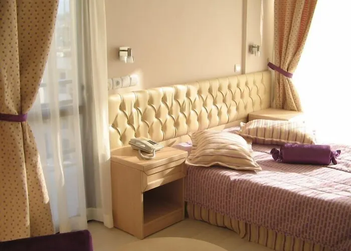 Esat Hotel Kuşadası